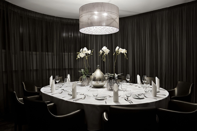 Imagen del bar/restaurante del Hotel Mamaison Andrassy Budapest. Foto 2