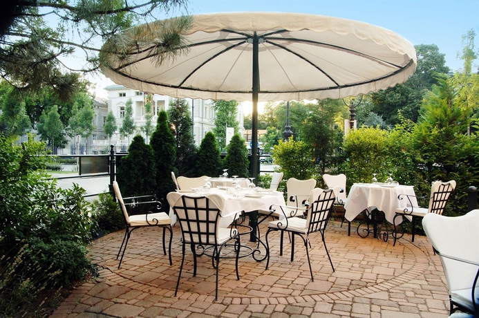 Imagen del bar/restaurante del Hotel Mamaison Andrassy Budapest. Foto 3