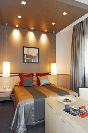 Imagen de la habitación del Hotel Mamaison Andrassy Budapest. Foto 9