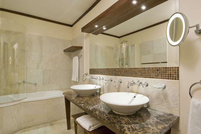 Imagen de la habitación del Hotel Mamaison Le Regina Warsaw. Foto 2