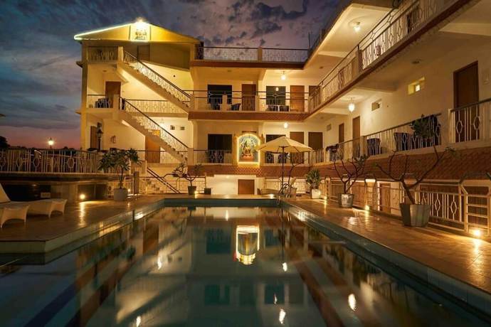 Imagen de la piscina del Hotel Mamallaa Heritage. Foto 19