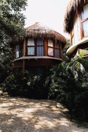 Imagen general del Hotel Mamasan Treehouses and Cabins. Foto 1