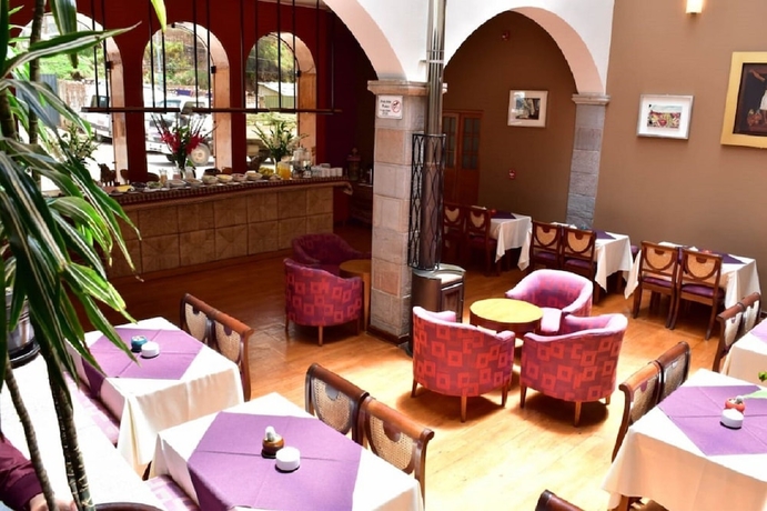 Imagen del bar/restaurante del Hotel Mamasara. Foto 2