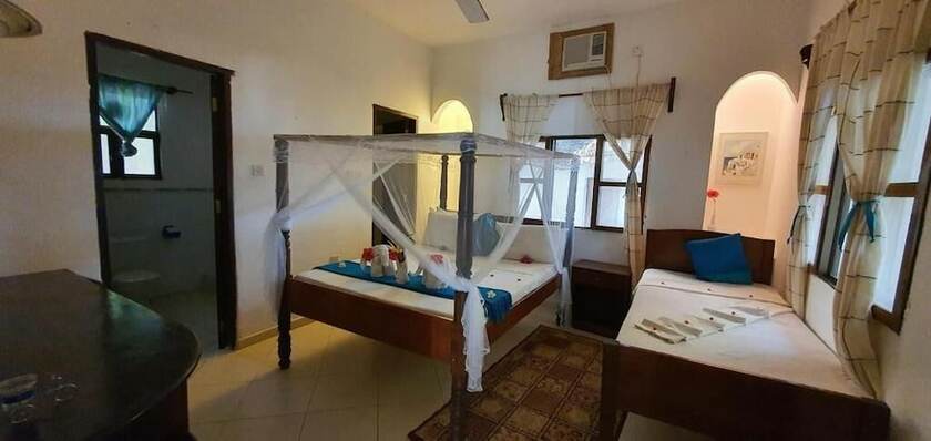 Imagen general del Hotel Mambo Beach Villas. Foto 2