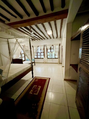 Imagen general del Hotel Mambo Beach Villas. Foto 6