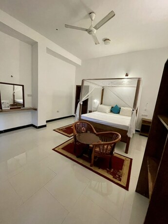 Imagen general del Hotel Mambo Beach Villas. Foto 8