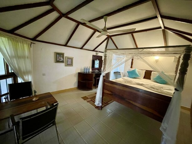 Imagen general del Hotel Mambo Beach Villas. Foto 13