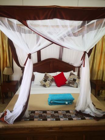 Imagen de la habitación del Hotel Mambo Ocean Resort. Foto 2