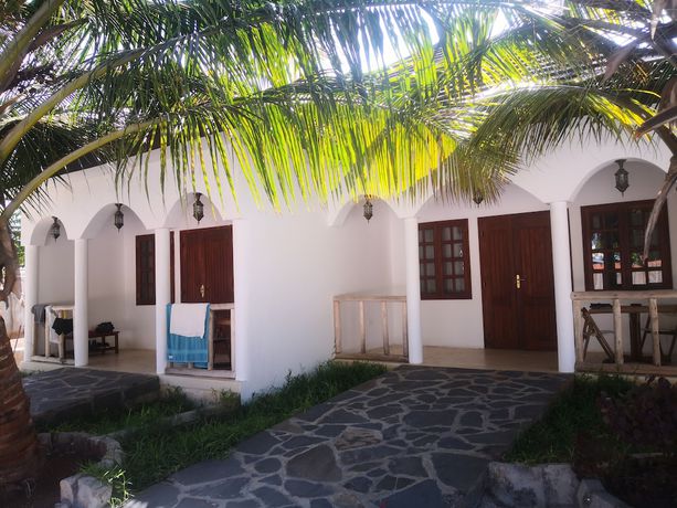 Imagen de la habitación del Hotel Mambo Ocean Resort. Foto 11