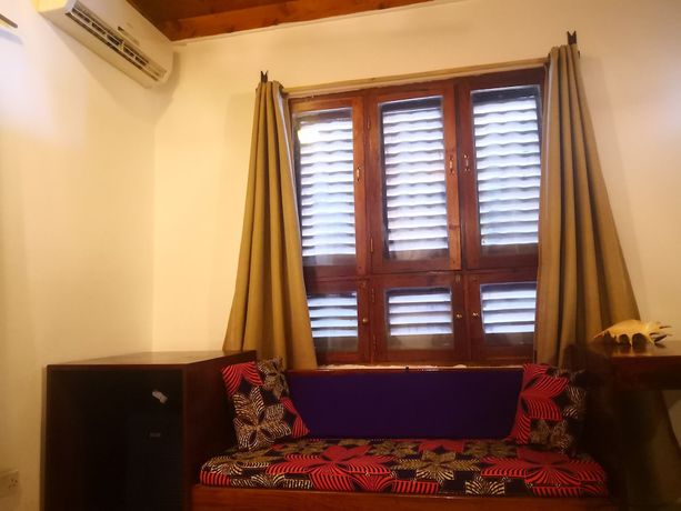 Imagen de la habitación del Hotel Mambo Ocean Resort. Foto 13