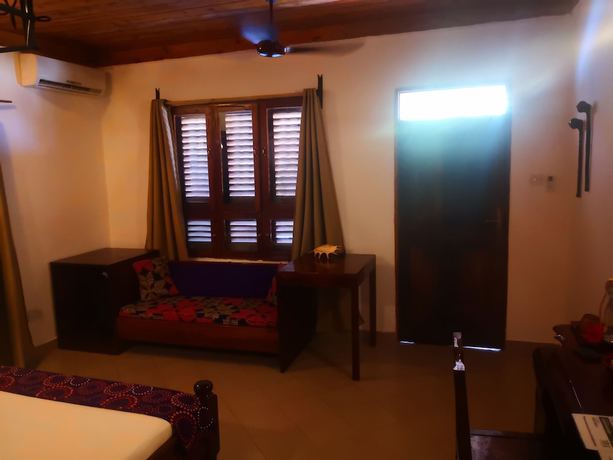 Imagen de la habitación del Hotel Mambo Ocean Resort. Foto 19