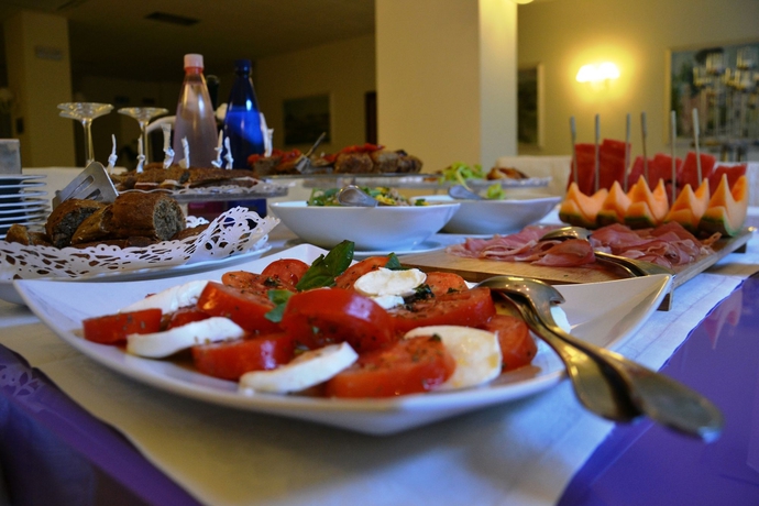 Imagen del bar/restaurante del Hotel Mamiani and Relaxing Spa Urbino. Foto 4