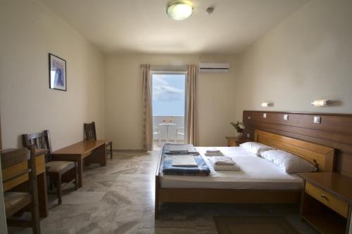 Imagen de la habitación del Hotel Mammis Beach. Foto 10