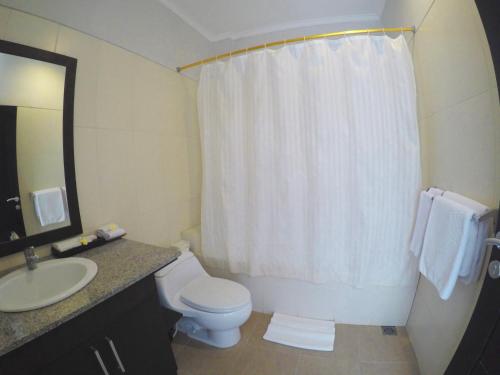 Imagen de la habitación del Hotel Mamo Uluwatu. Foto 7