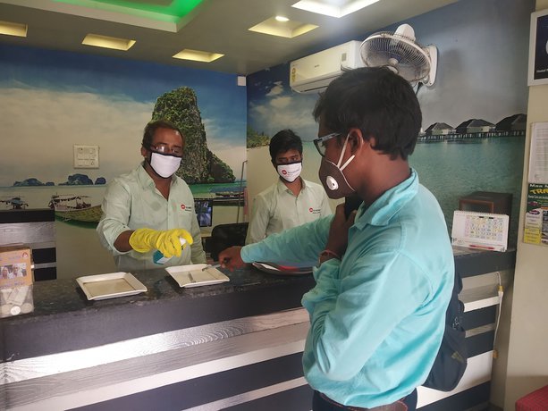 Imagen de los interiores del Hotel Mamoni Group. Foto 20