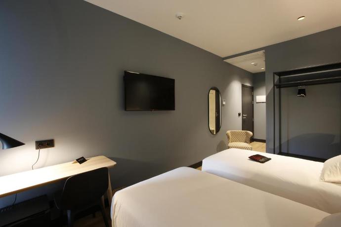 Imagen de la habitación del Hotel M&UGA Hotela. Foto 5