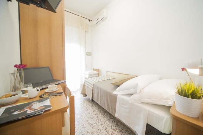 Imagen de la habitación del Hotel Mamy. Foto 11