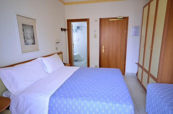 Imagen de la habitación del Hotel Man. Foto 6