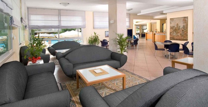 Imagen del bar/restaurante del Hotel Man. Foto 5