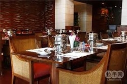Imagen del bar/restaurante del Hotel Man Wan Harmona Resorts. Foto 2