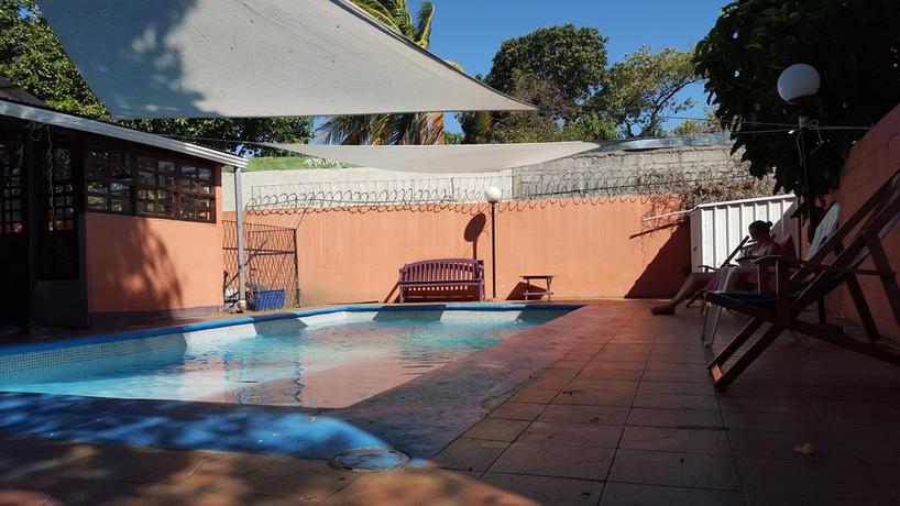 Imagen de la piscina del Hotel Managua Backpackers Inn. Foto 11