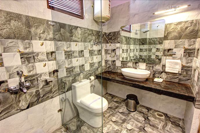 Imagen de la habitación del Hotel Manali Grand. Foto 18