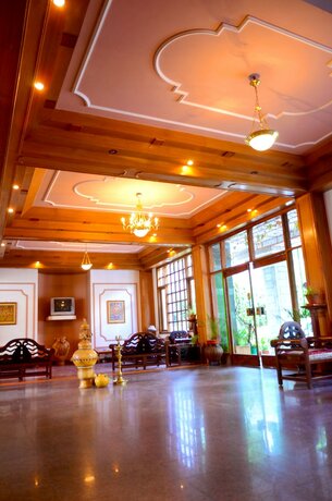 Imagen de los interiores del Hotel Manali Heights. Foto 16