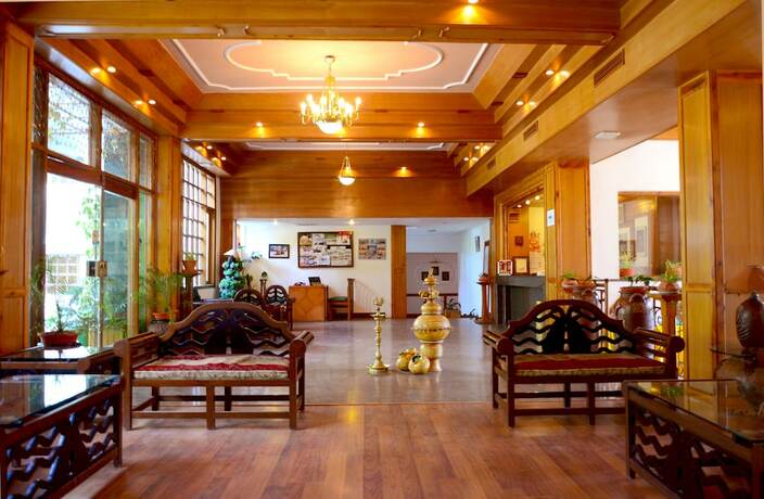 Imagen de los interiores del Hotel Manali Heights. Foto 19