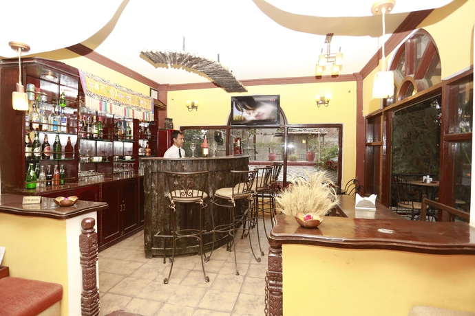 Imagen del bar/restaurante del Hotel Manang. Foto 4