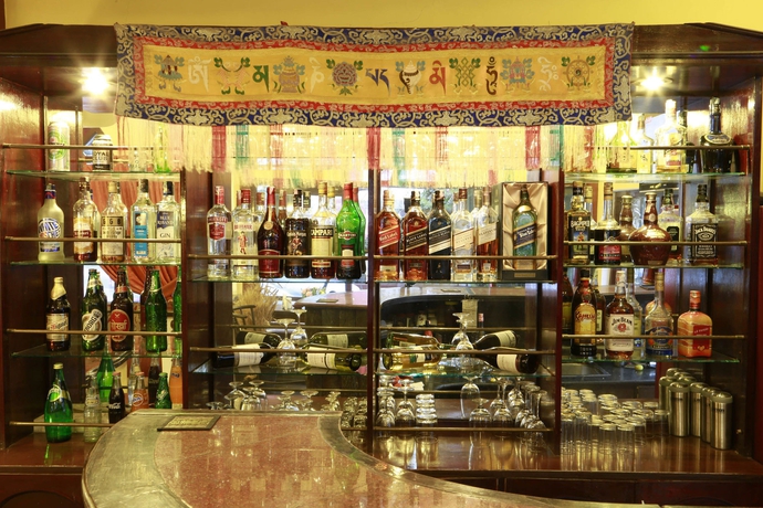 Imagen del bar/restaurante del Hotel Manang. Foto 5