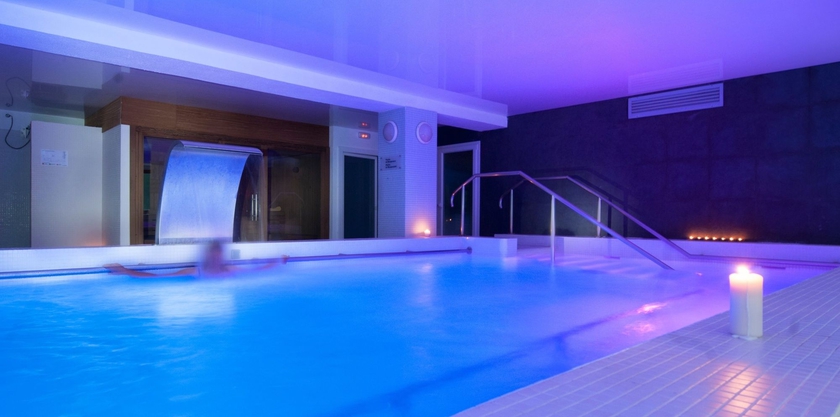 Imagen de la piscina del Hotel Manantial- Balneari Caldes De Boi. Foto 3