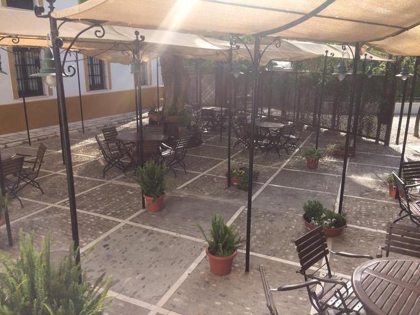 Imagen de los exteriores del Hotel Manantial de Roya. Foto 8