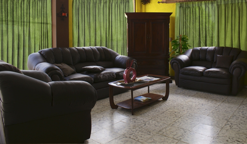 Imagen de los interiores del Hotel Manantiales El Salvador. Foto 15