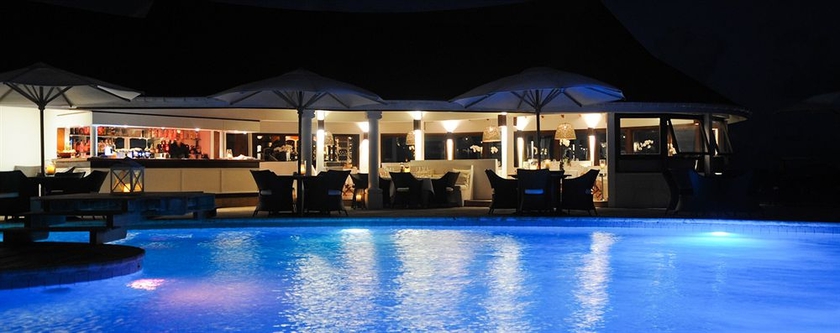 Imagen de la piscina del Hotel Manapany. Foto 9