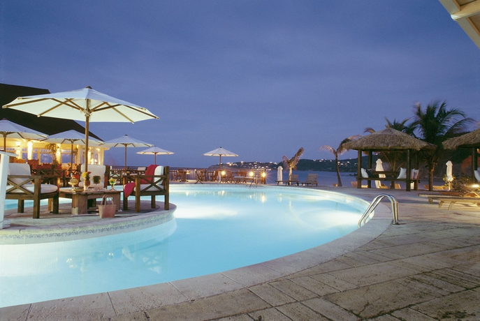 Imagen de la piscina del Hotel Manapany. Foto 10