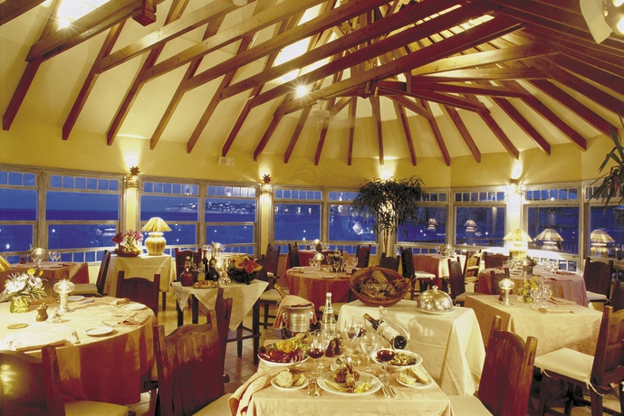 Imagen del bar/restaurante del Hotel Manapany. Foto 2