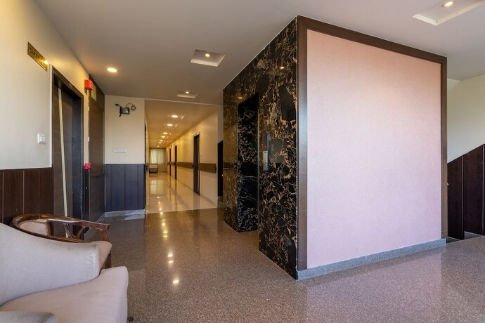 Imagen general del Hotel Manas Continental. Foto 6