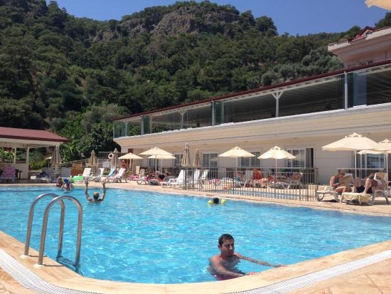 Imagen de la piscina del Hotel Manas Park Oludeniz. Foto 4
