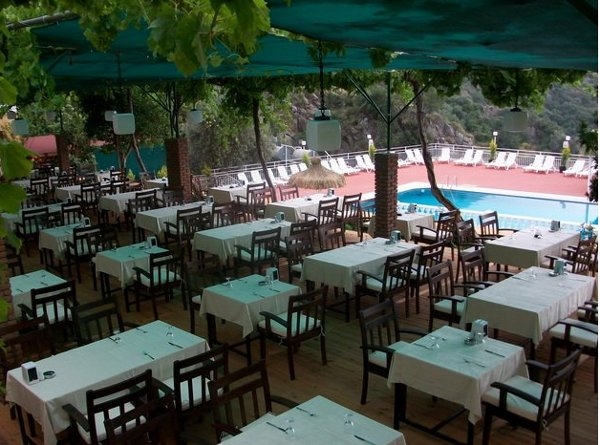 Imagen del bar/restaurante del Hotel Manas Park Oludeniz. Foto 2