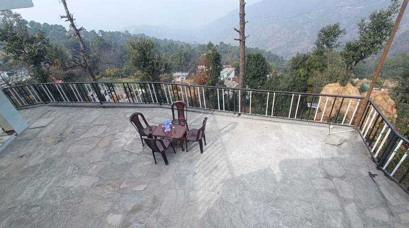 Imagen de los interiores del Hotel Manaskhand Homestay Ranikhet near NH109. Foto 16