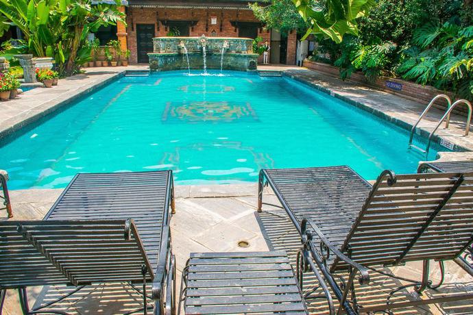 Imagen de la piscina del Hotel Manaslu. Foto 12