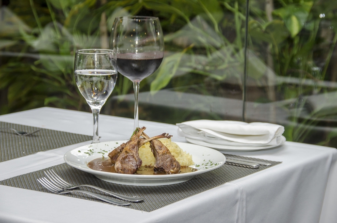 Imagen del bar/restaurante del Hotel Manaus Hotéis - Millennium. Foto 5