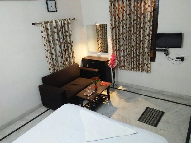 Imagen de la habitación del Hotel Manbhar. Foto 7