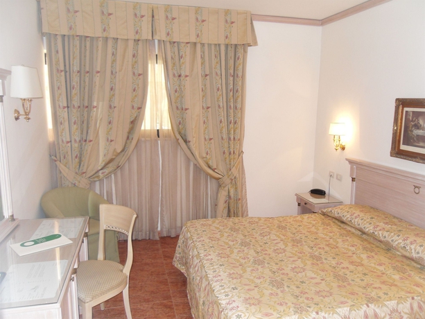 Imagen de la habitación del Hotel Mancini Park. Foto 9