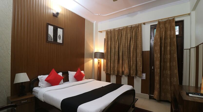 Imagen de la habitación del Hotel Mandakini. Foto 15