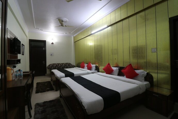 Imagen de la habitación del Hotel Mandakini. Foto 20