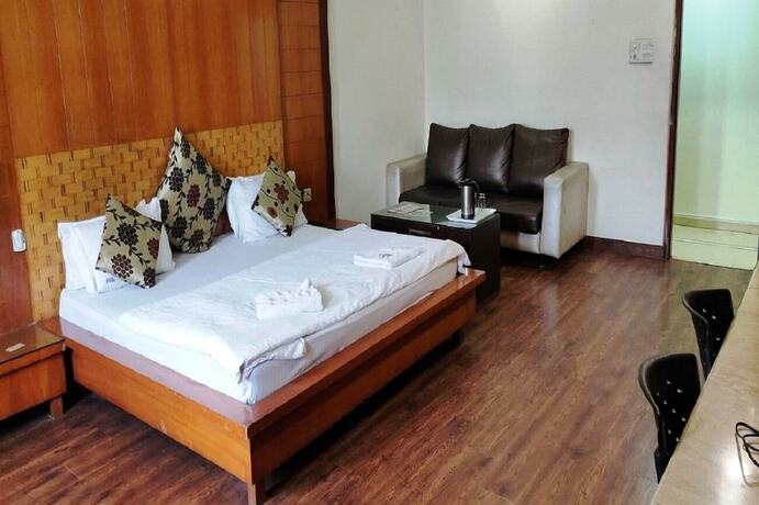 Imagen de la habitación del Hotel Mandakini Plaza. Foto 11