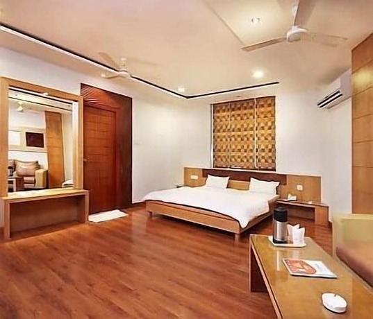 Imagen de la habitación del Hotel Mandakini Plaza, Kanpur. Foto 5