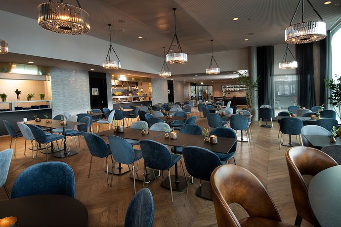 Imagen del bar/restaurante del Hotel Mandal. Foto 2