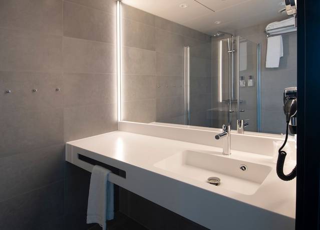 Imagen de la habitación del Hotel Mandal. Foto 11